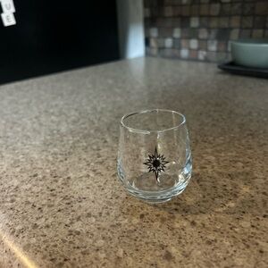 BLACK STAR WINERY | Starburst Design Clear Glass Whiskey Shot Glass